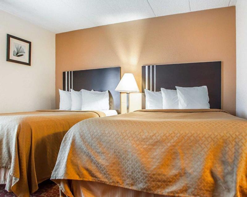 Quality Inn & Suites Милуоки Екстериор снимка