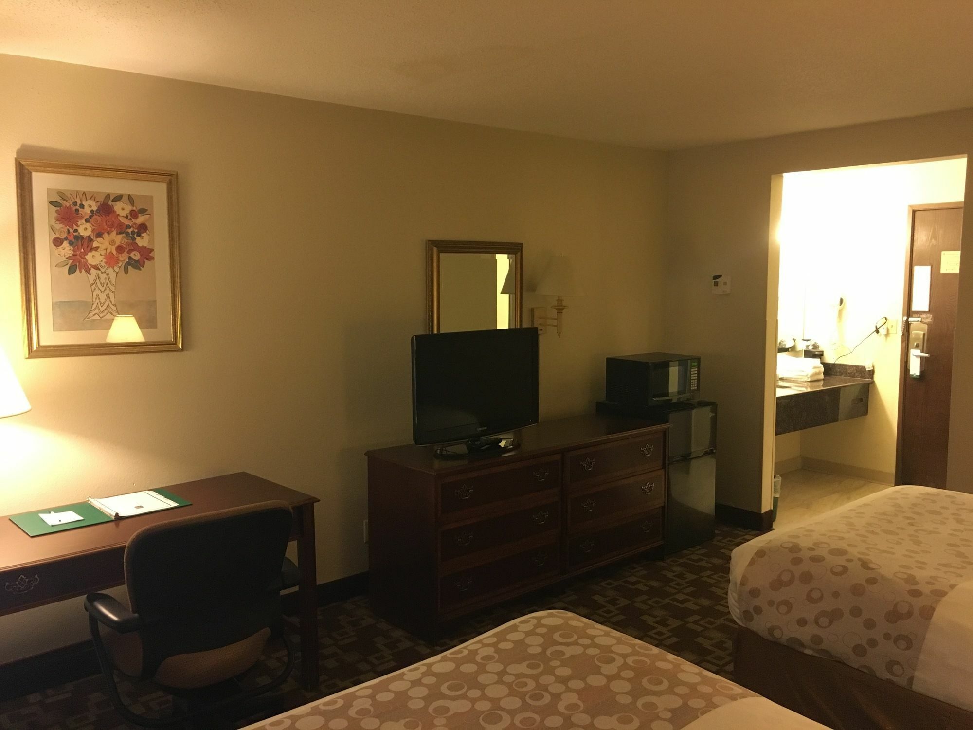 Quality Inn & Suites Милуоки Екстериор снимка