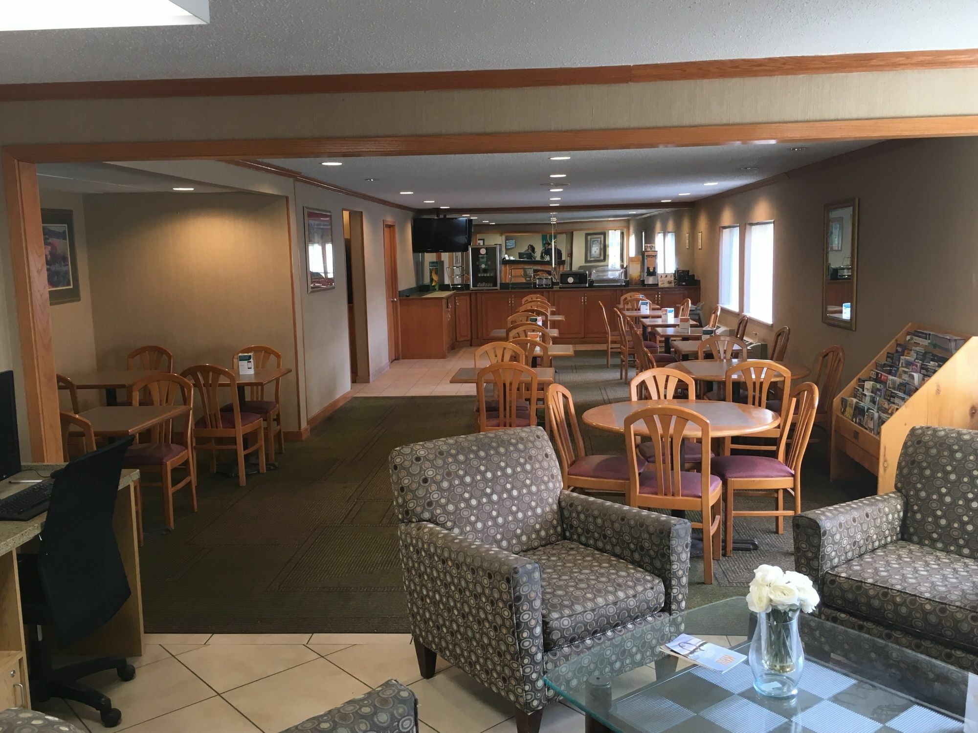Quality Inn & Suites Милуоки Екстериор снимка