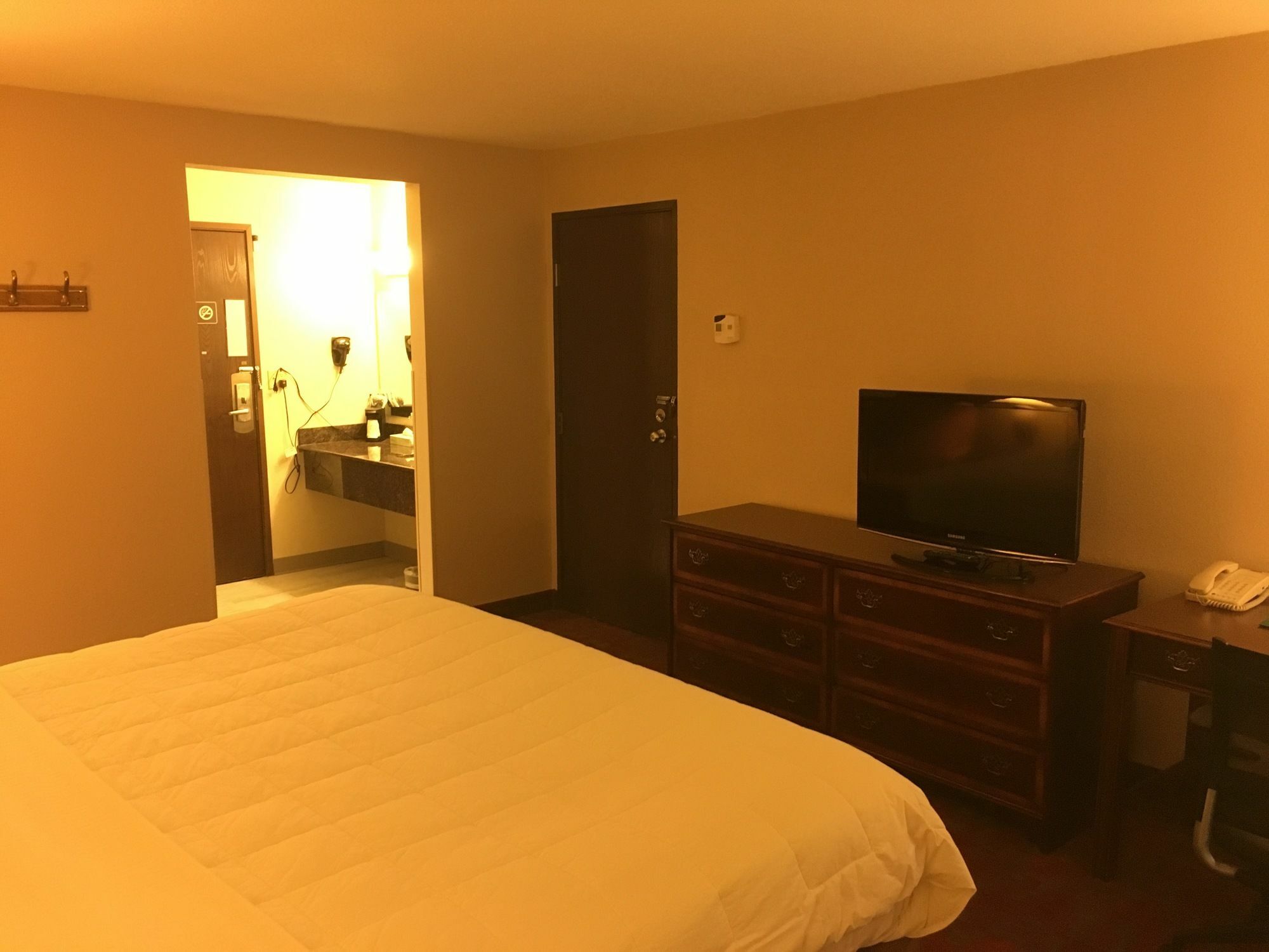 Quality Inn & Suites Милуоки Екстериор снимка