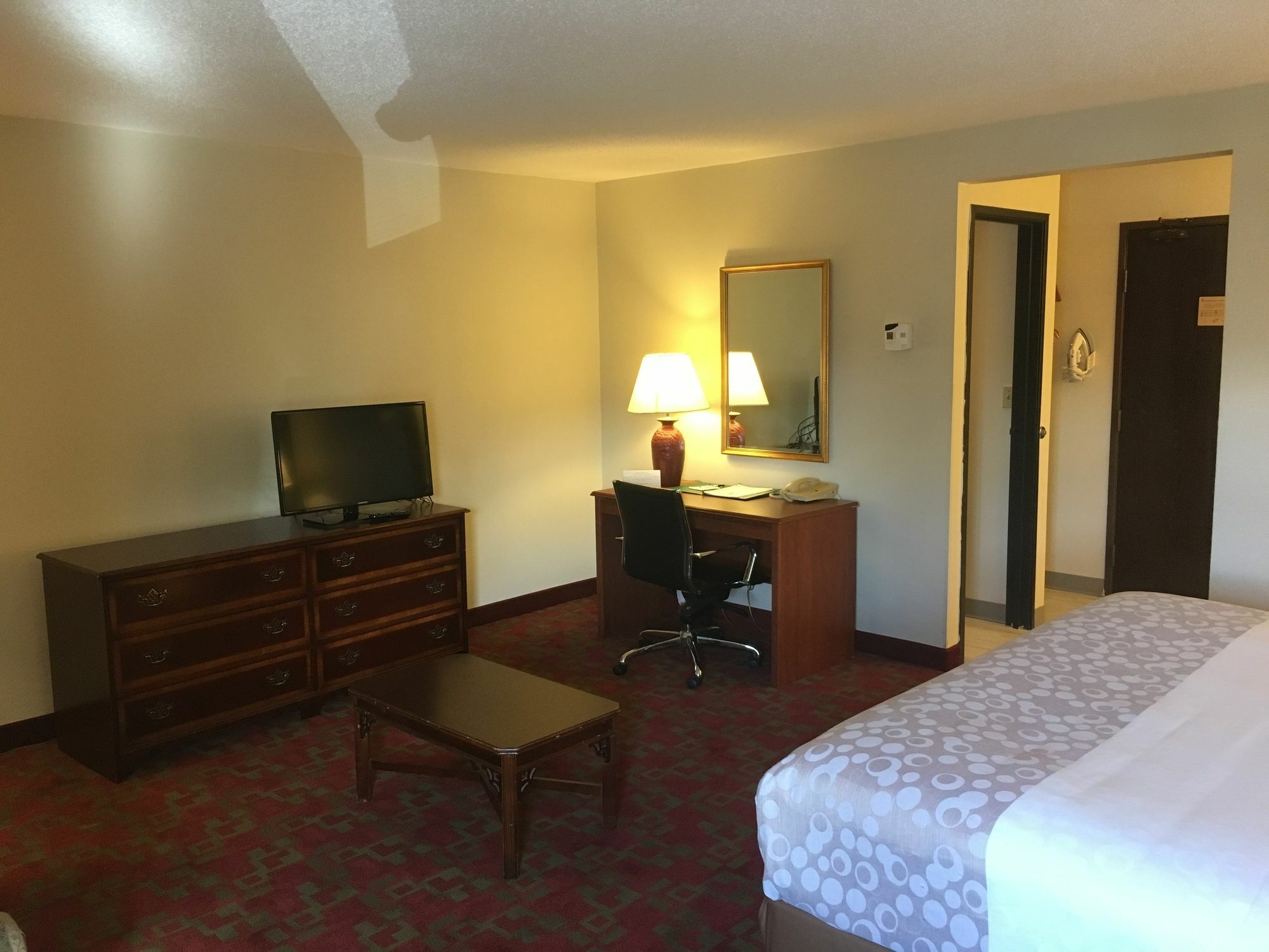 Quality Inn & Suites Милуоки Екстериор снимка