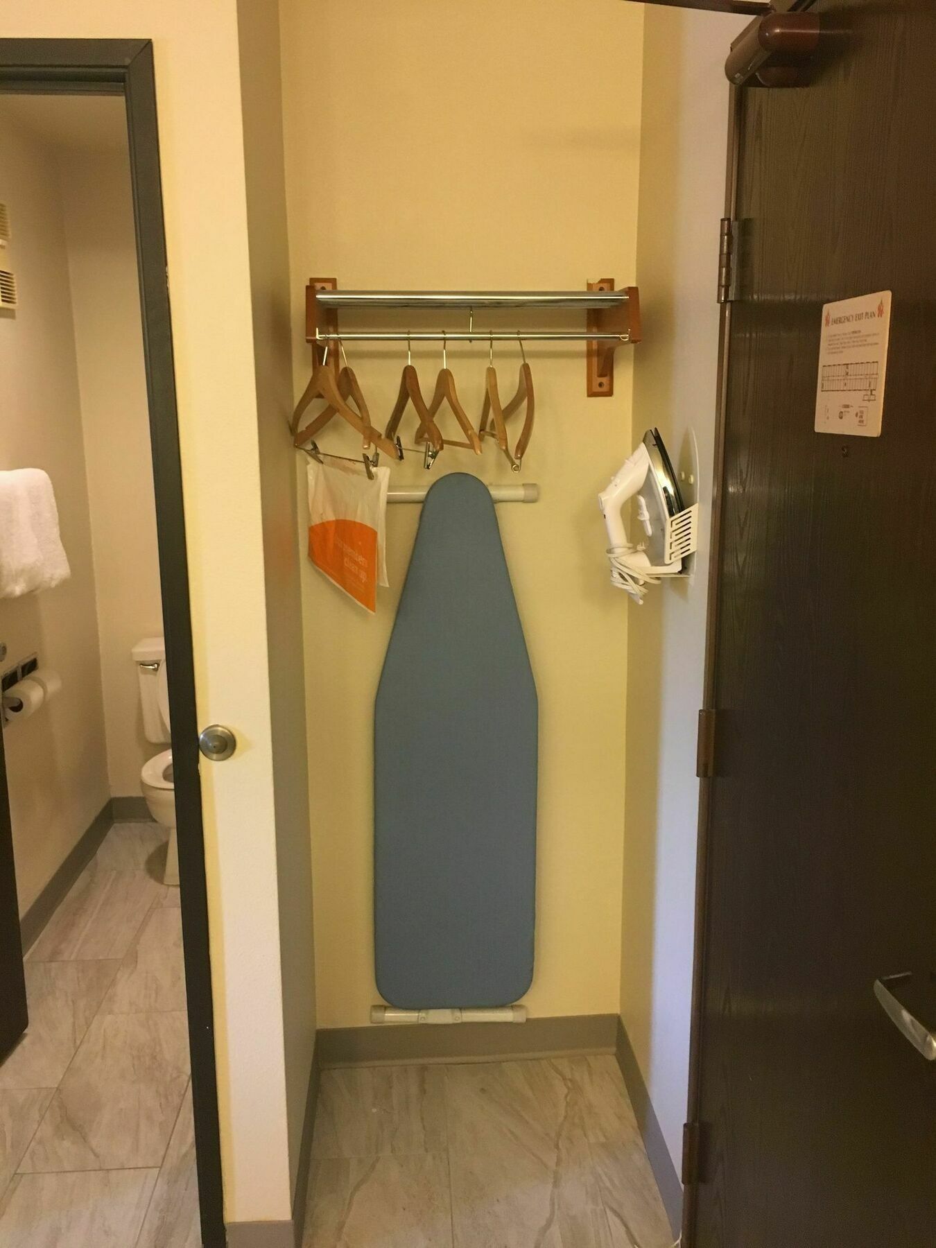 Quality Inn & Suites Милуоки Екстериор снимка